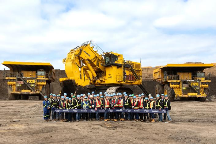 Komatsu Germany Mining Division et Équipement SMS présentent la première PC9000 au Canada