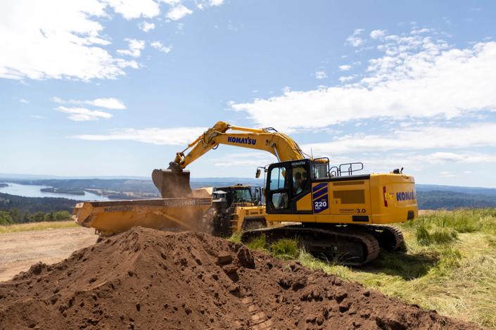 Komatsu introduces new PC220LC-12 and PC220LCi-12 excavators