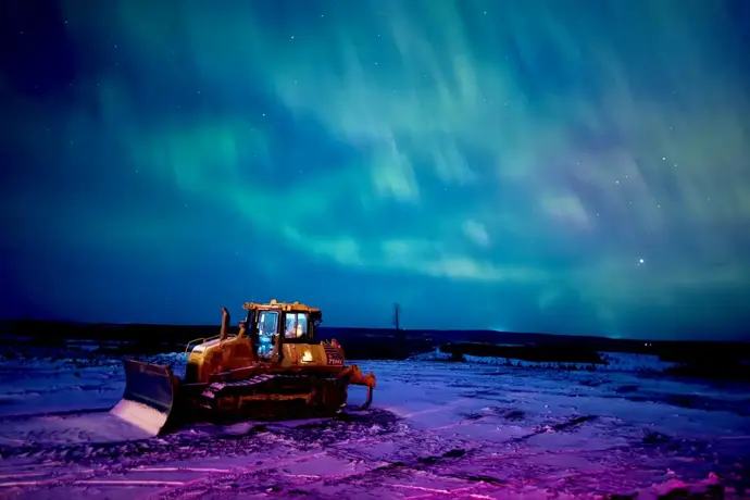 Get an in-depth look at the Komatsu PC220LC-12 excavator.